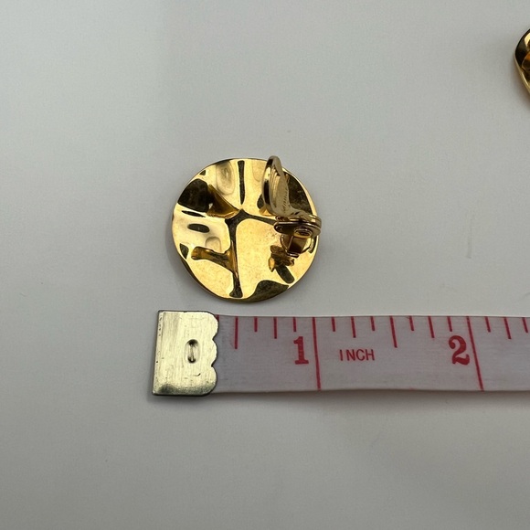 Vintage Monet Gold Tone Clip On Earrings - Picture 5 of 5